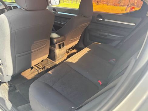 Used 2010 Dodge Charger SXT image 6