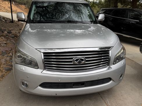 Used 2014 INFINITI QX80 4WD w/ Deluxe Touring Package image 4