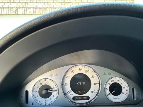 Used 2008 Mercedes-Benz E 350 4MATIC Sedan image 7