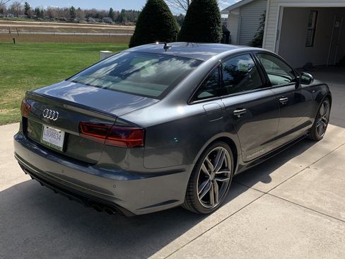Used 2017 Audi S6 Prestige w/ S6 Sport Package image 4