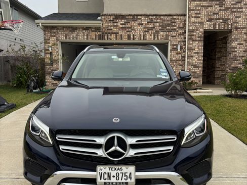 Used 2019 Mercedes-Benz GLC 300 image 1