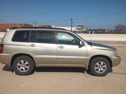 Used 2003 Toyota Highlander Limited image 9