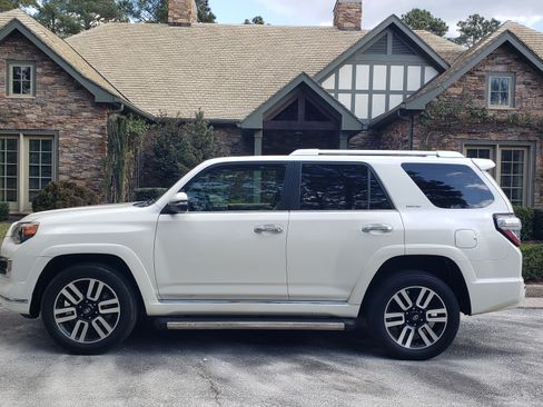 Used 2014 Toyota 4Runner Limited image 1