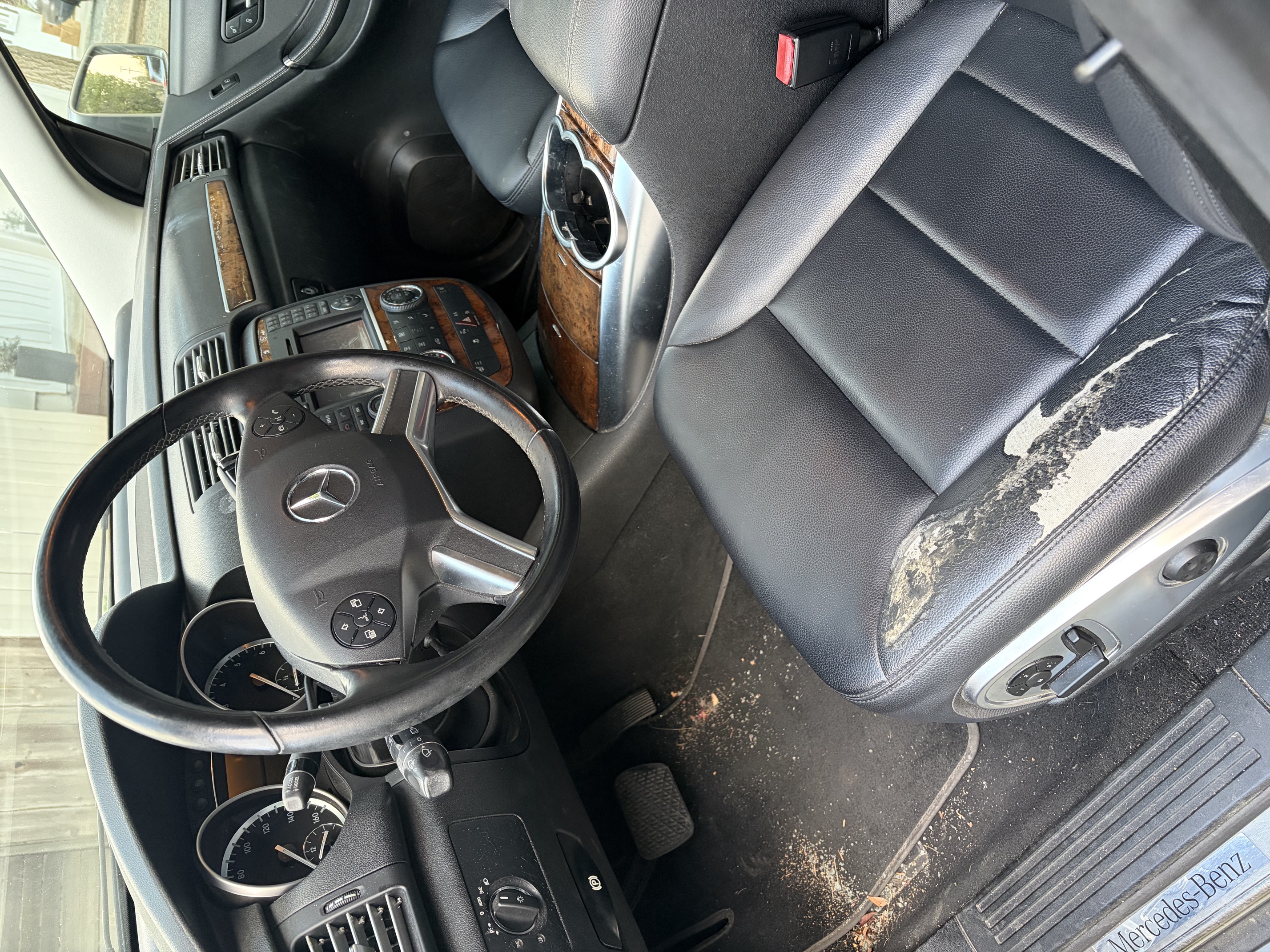 Used 2012 Mercedes-Benz R 350 4MATIC image 9