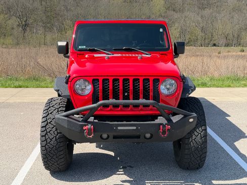 Used 2020 Jeep Gladiator Sport w/ Quick Order Package 24S AWD/4WD image 2