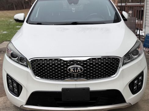 Used 2018 Kia Sorento SX image 2