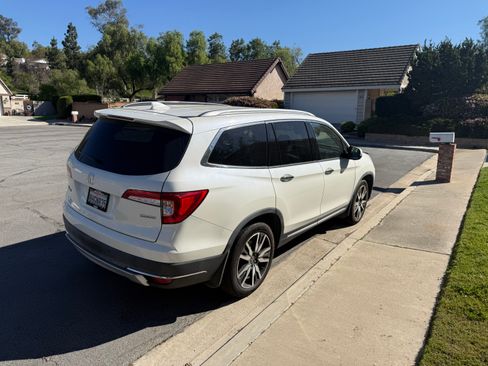 Used 2019 Honda Pilot Touring image 6