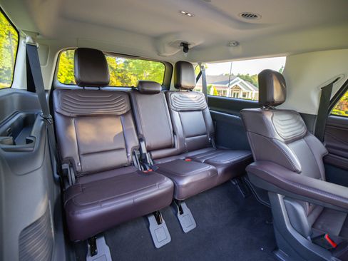 Used 2025 Ford Expedition Max Platinum w/ Platinum Ultimate Package AWD/4WD image 26