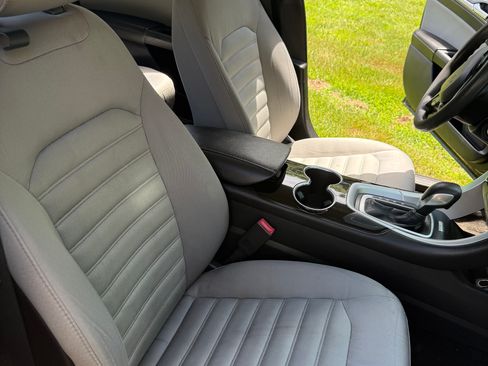 Used 2015 Ford Fusion S FWD image 5
