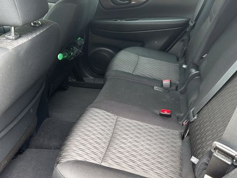 Used 2019 Nissan Rogue S AWD/4WD image 9