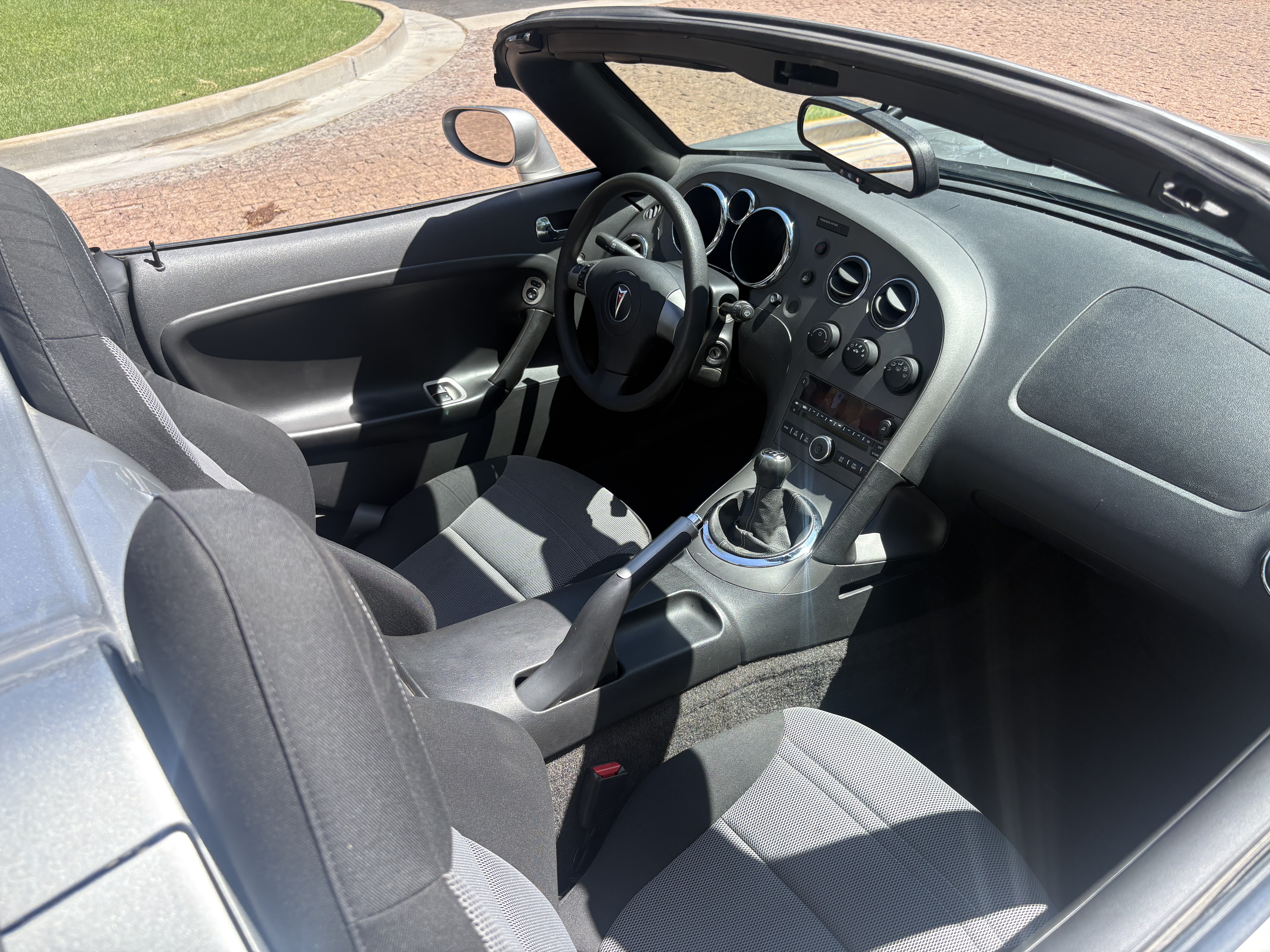 Used 2008 Pontiac Solstice Convertible w/ Preferred Package RWD image 15