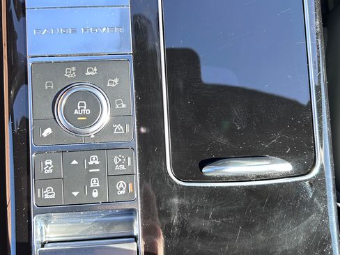 Used 2016 Land Rover Range Rover Supercharged image 20