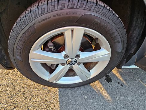 Used 2013 Volkswagen Passat 2.5 SE image 16