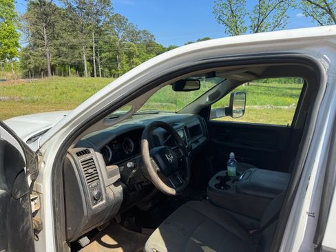 Used 2017 RAM 2500 Tradesman w/ Popular Equipment Group RWD image 9
