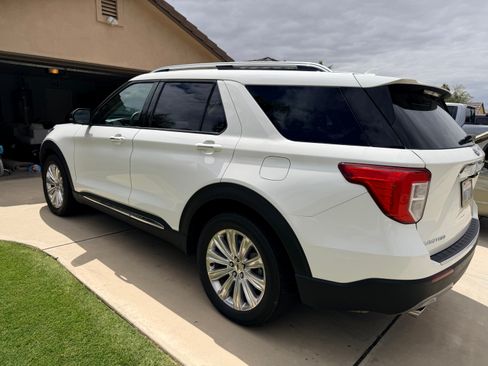 Used 2022 Ford Explorer Limited w/ Hybrid Equipment Group 310A RWD image 4