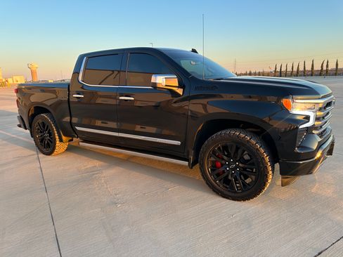 Used 2024 Chevrolet Silverado 1500 High Country image 13