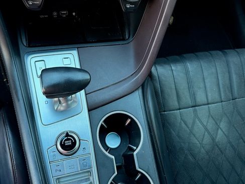 Used 2019 Genesis G70 2.0T Advanced w/ Dynamic Package image 10