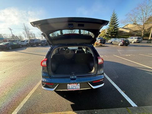 Used 2018 Kia Niro LX image 9