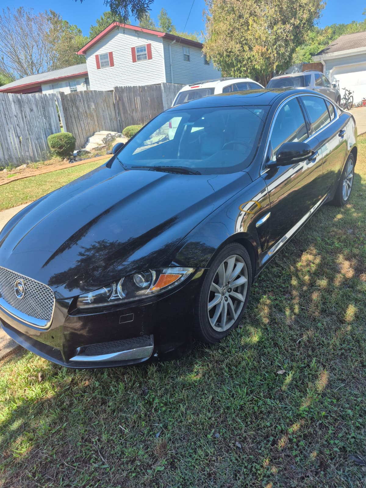 Used 2012 Jaguar XF RWD image 4