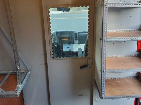 Used 2011 Mercedes-Benz Sprinter 2500 image 21