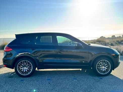 Used 2014 Porsche Cayenne Platinum Edition AWD/4WD image 4