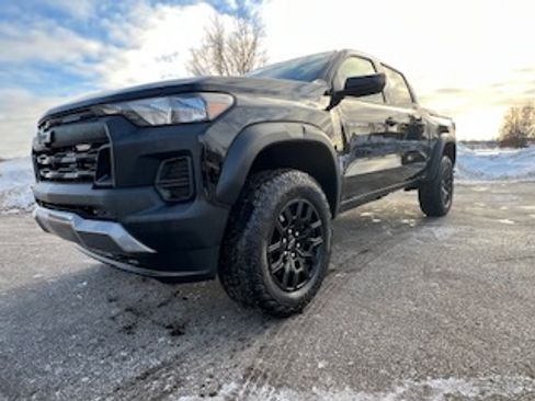 Used 2023 Chevrolet Colorado Trail Boss w/ Technology Package image 4