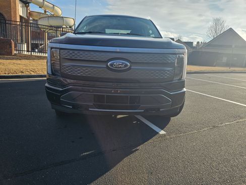 Used 2023 Ford F150 Lightning XLT image 9