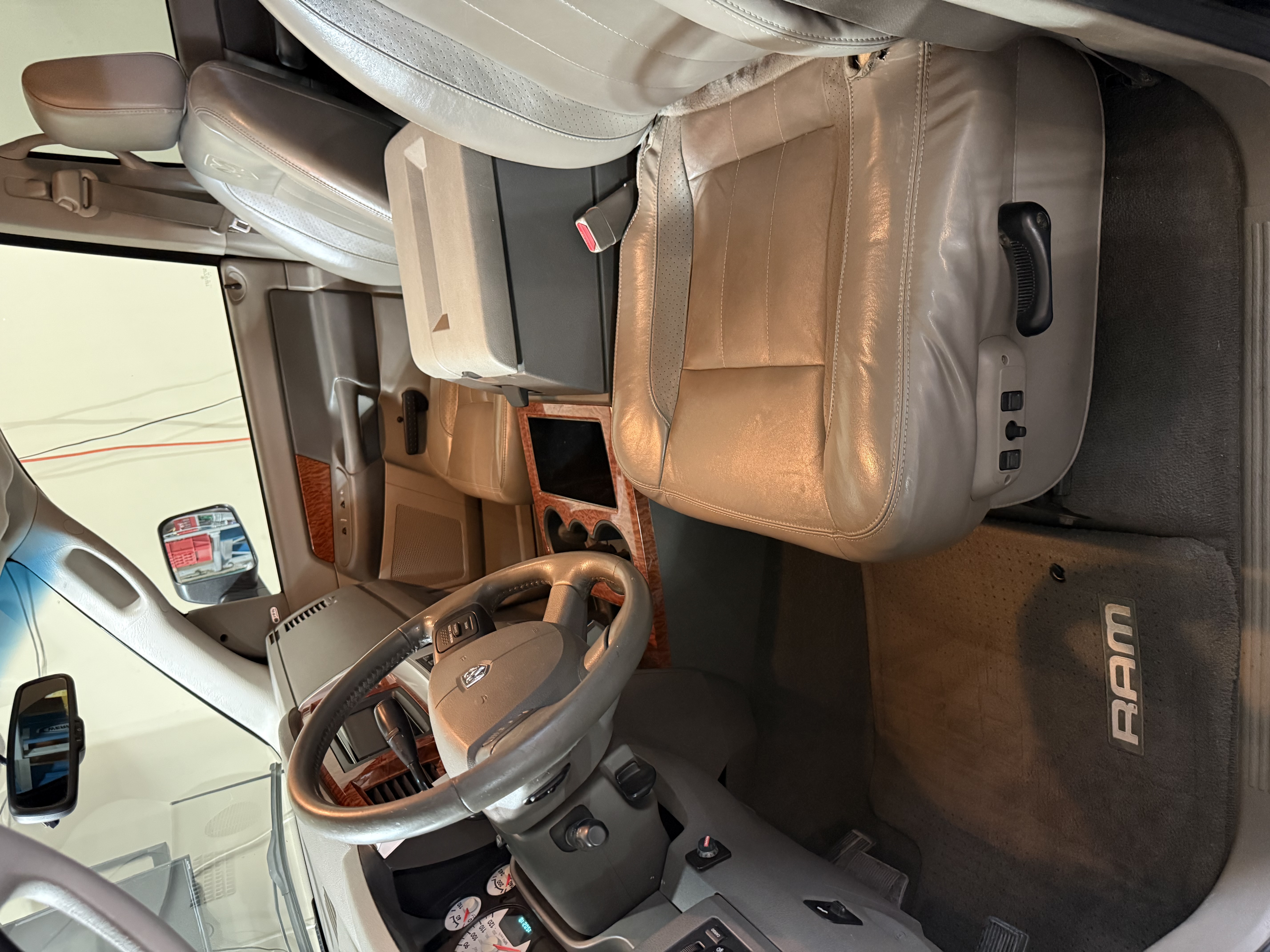 Used 2007 Dodge Ram 2500 Truck Laramie AWD/4WD image 8