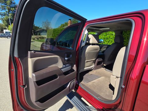 Used 2017 Chevrolet Silverado 1500 LTZ Z71 w/ LTZ Plus Package image 4