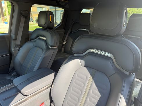 Used 2025 Rivian R1T Adventure AWD/4WD image 11
