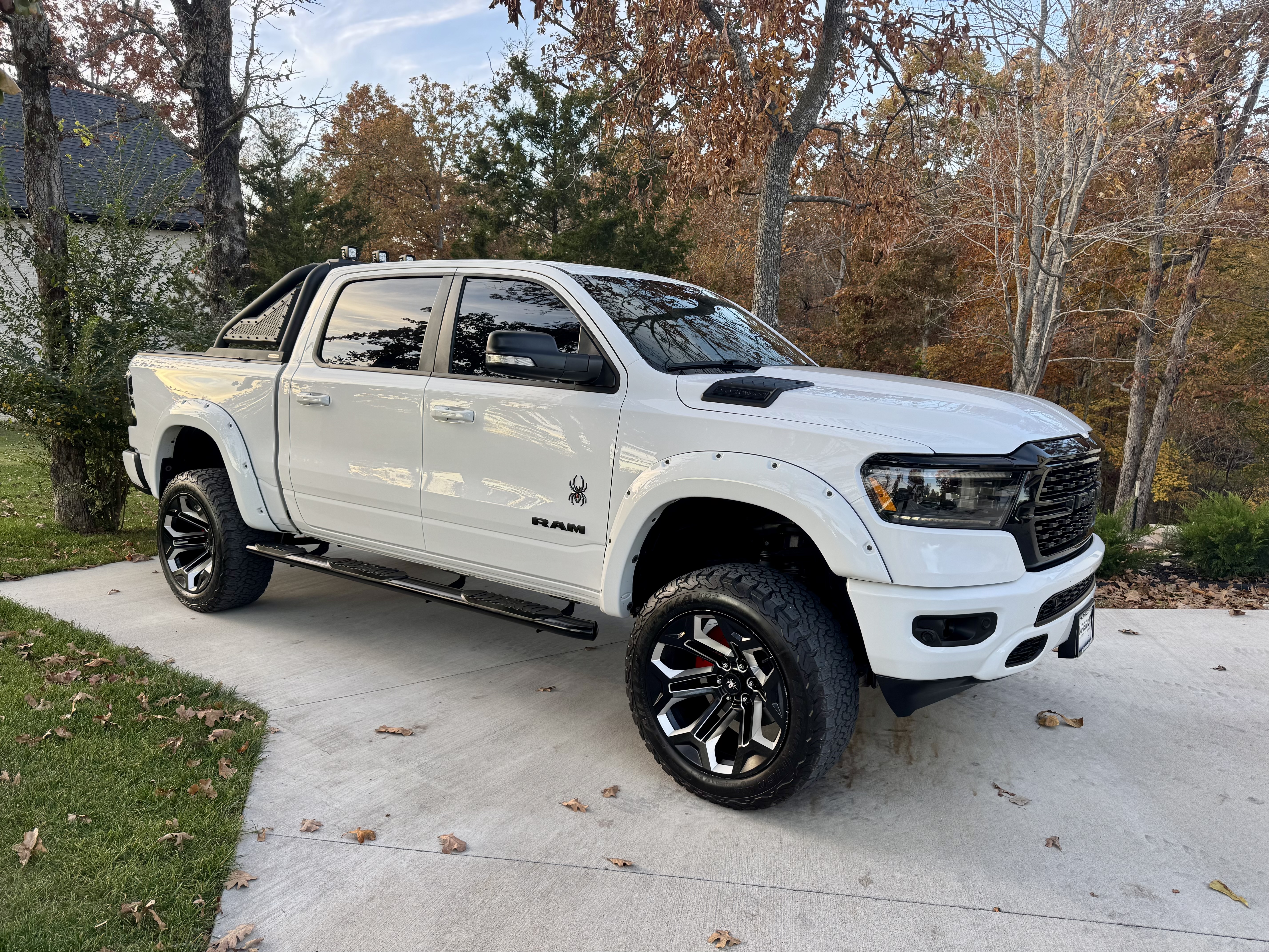 Used 2022 RAM 1500 Big Horn AWD/4WD image 9