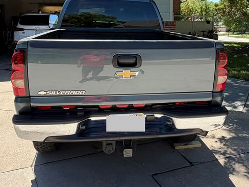 Used 2006 Chevrolet Silverado 2500 LT w/ Skid Plate Package AWD/4WD image 4