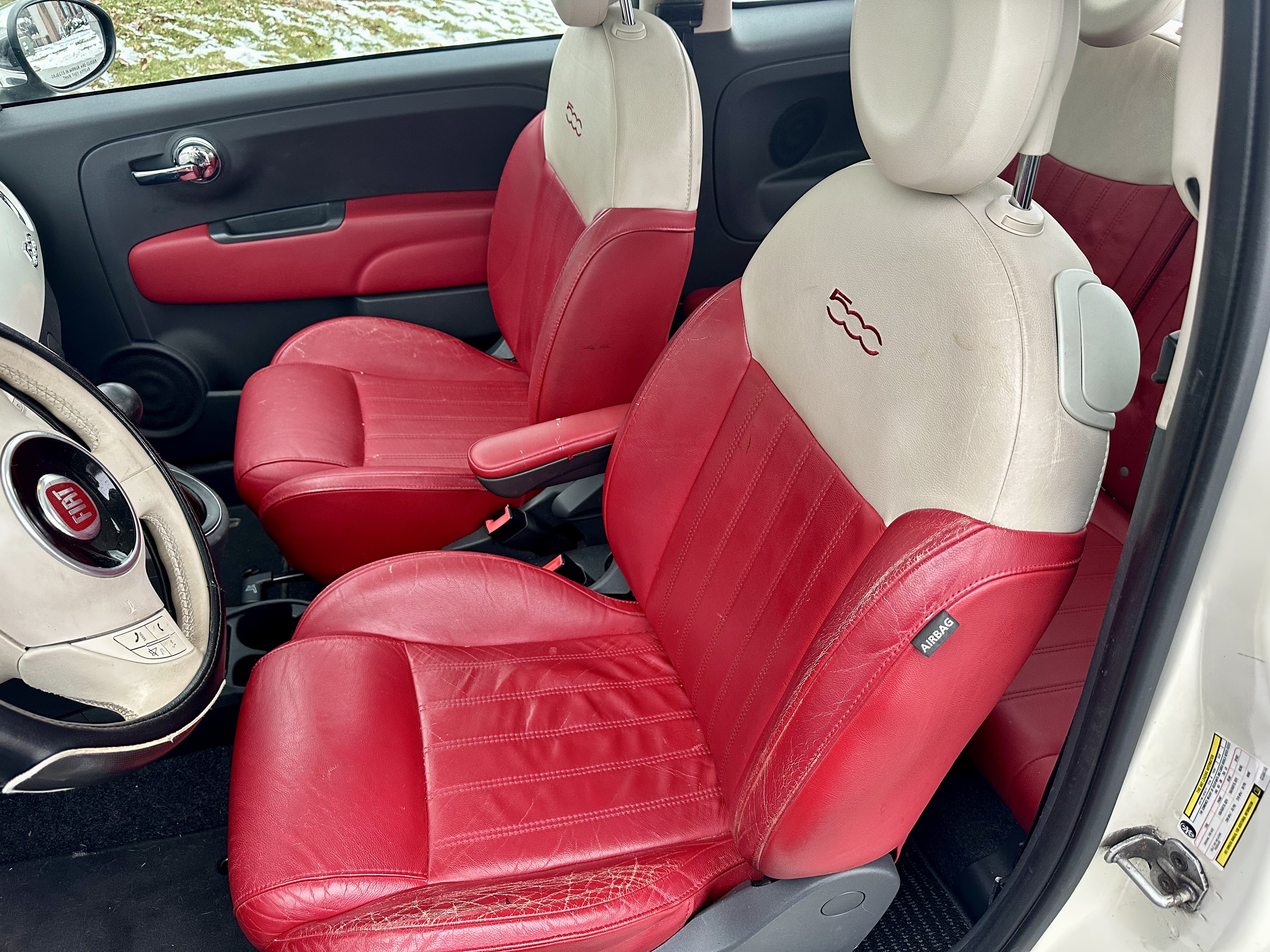Used 2012 FIAT 500 Lounge w/ Luxury Leather Pkg FWD image 4