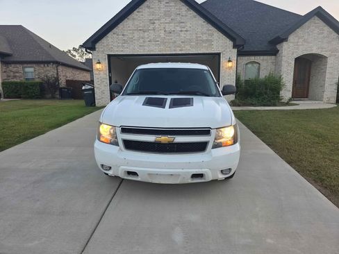 Used 2013 Chevrolet Tahoe 2WD image 2