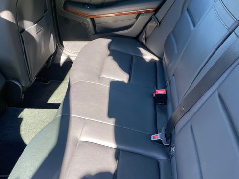 Used 2013 Mercedes-Benz E 350 4MATIC Sedan image 2