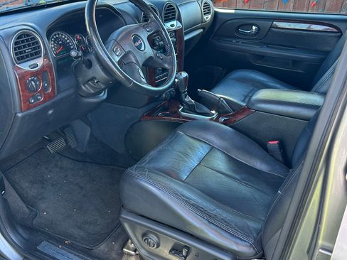 Used 2005 GMC Envoy SLT image 27