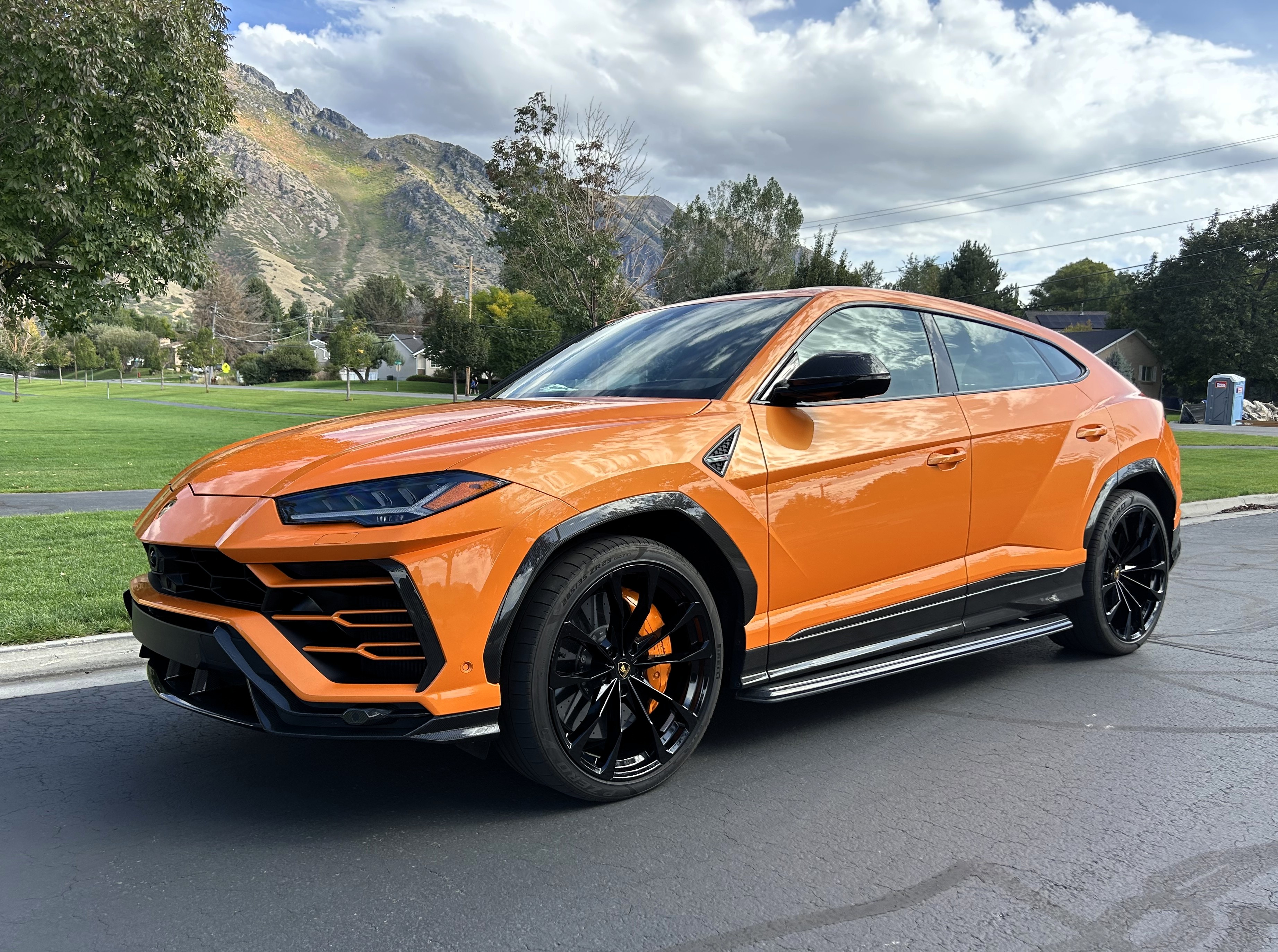 Used 2022 Lamborghini Urus AWD/4WD image 2