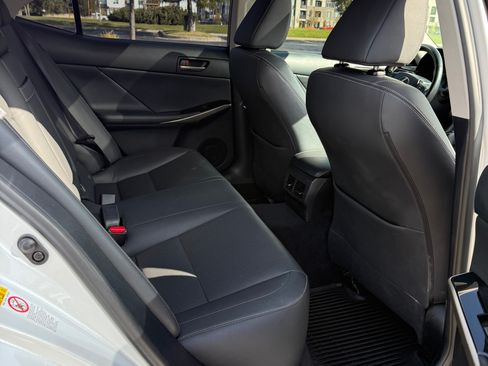 Used 2017 Lexus IS 300 AWD w/ Premium Package image 14