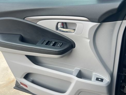 Used 2021 Honda Pilot EX image 13