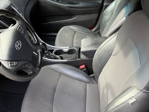 Used 2012 Hyundai Sonata SE w/ Navigation & Sunroof Pkg image 11