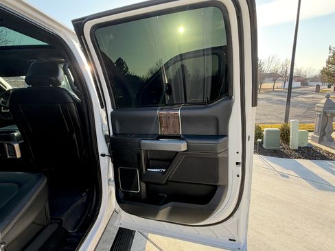 Used 2017 Ford F350 Platinum w/ Platinum Ultimate Package image 17