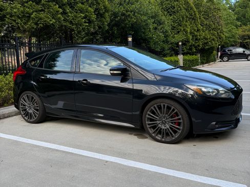 Used 2014 Ford Focus ST w/ Equipment Group 202A FWD image 1