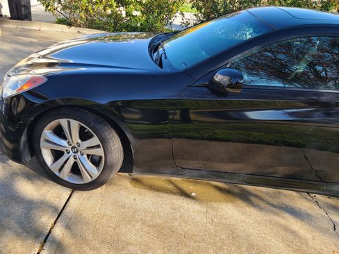 Used 2011 Hyundai Genesis 2.0T image 8