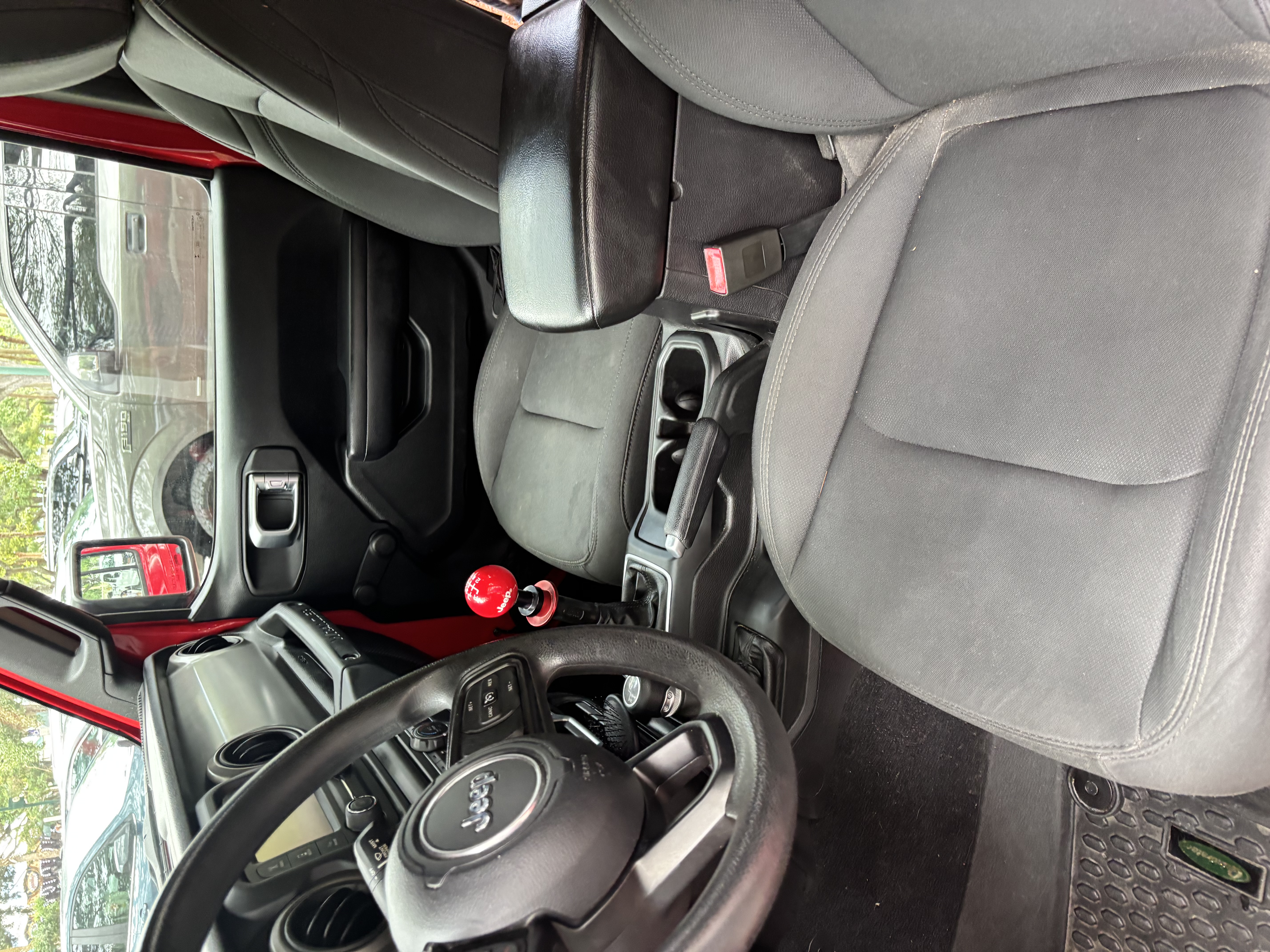 Used 2018 Jeep Wrangler Unlimited Sport AWD/4WD image 11