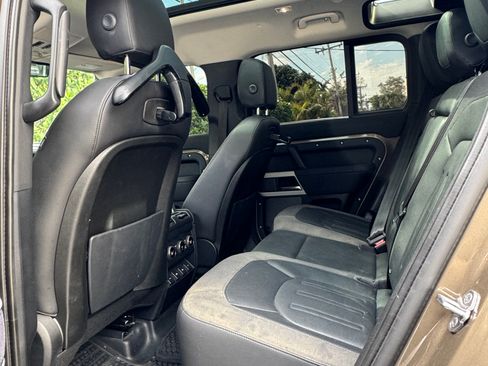 Used 2020 Land Rover Defender 110 SE image 23