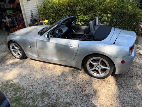 Used 2006 BMW Z4 3.0si RWD image 2