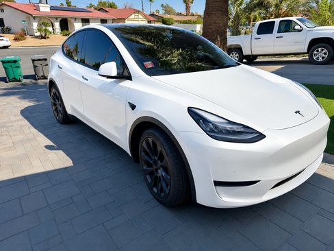 Used 2021 Tesla Model Y Long Range AWD/4WD image 4