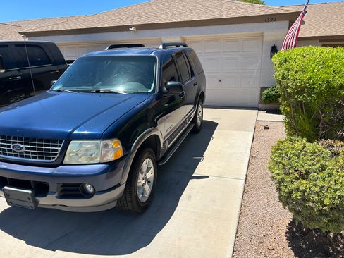 Used 2005 Ford Explorer Sport XLT image 1