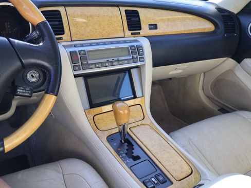 Used 2004 Lexus SC 430 Convertible RWD image 19