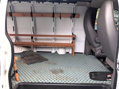 Used 2014 Chevrolet Express 1500 Van 3D image 15